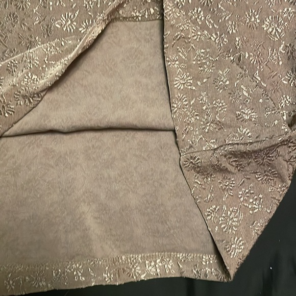 4/$20 | Embroidered Floral T shirt - Picture 5 of 7